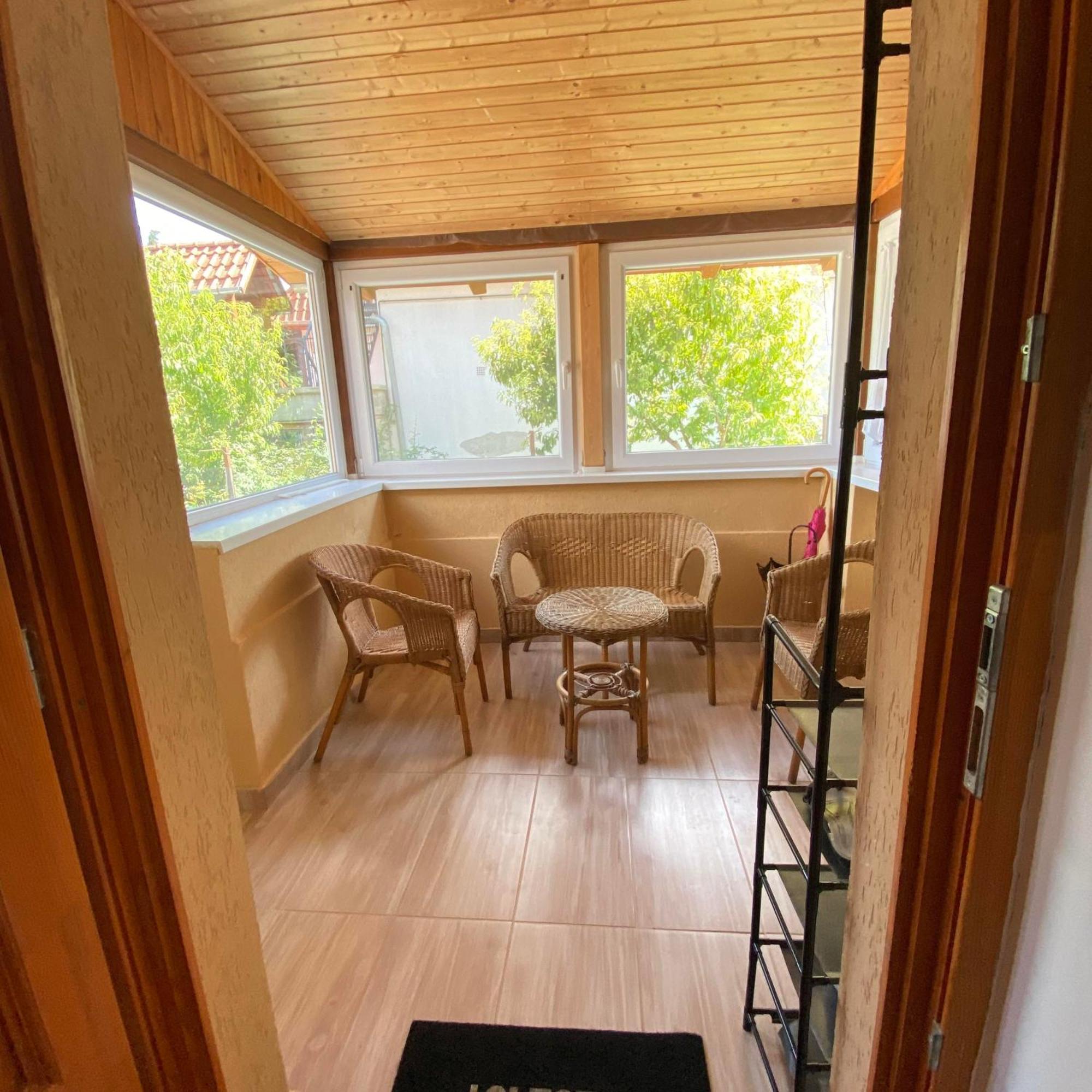 Perla Vendeghaz Igal Apartment Luaran gambar