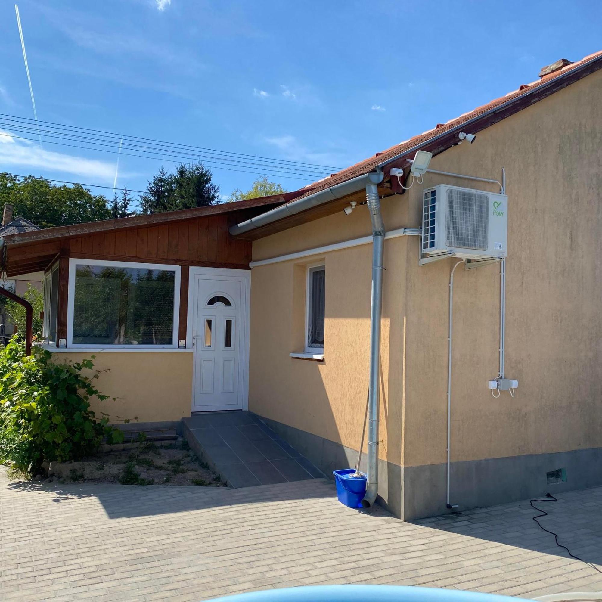 Perla Vendeghaz Igal Apartment Luaran gambar