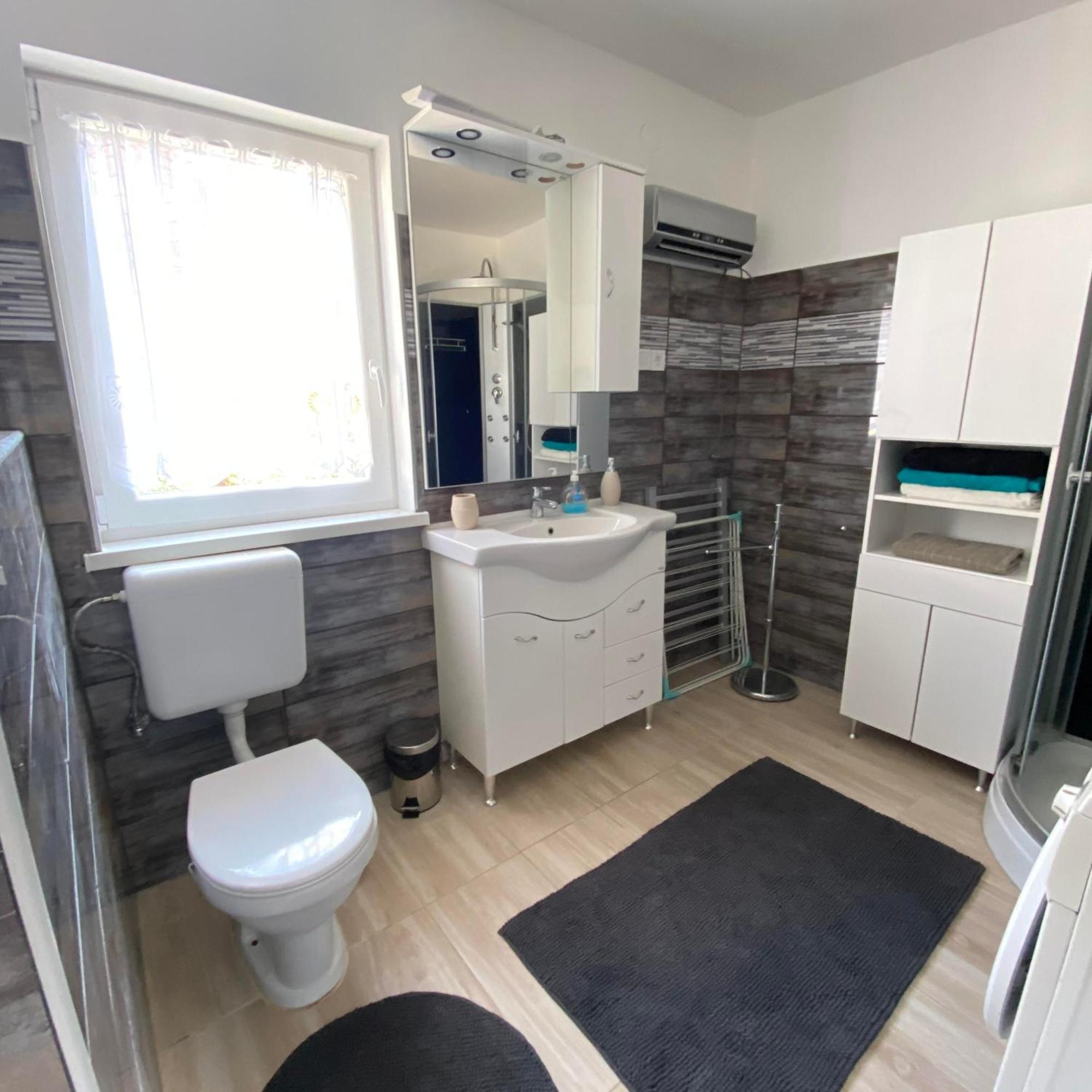 Perla Vendeghaz Igal Apartment Luaran gambar