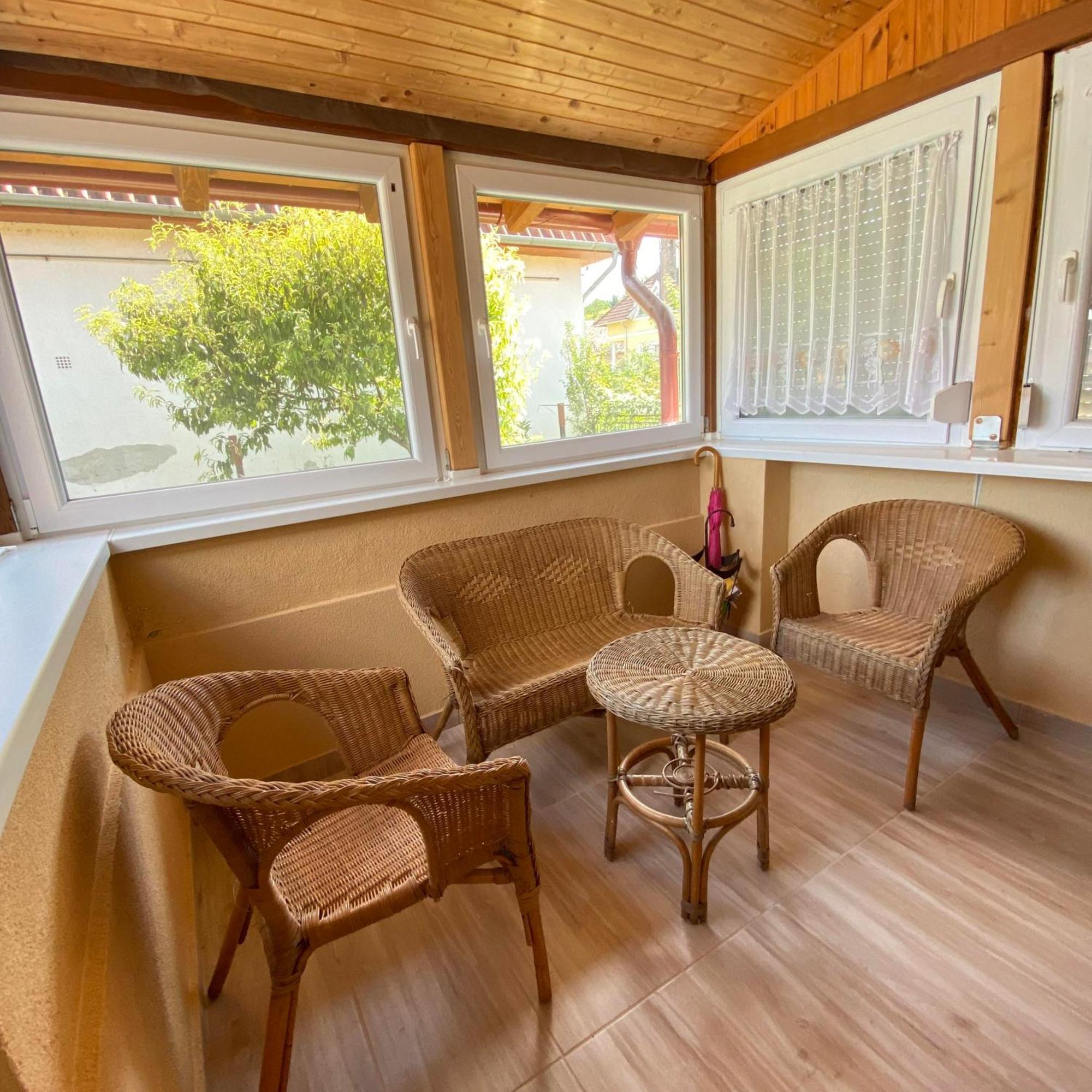 Perla Vendeghaz Igal Apartment Luaran gambar
